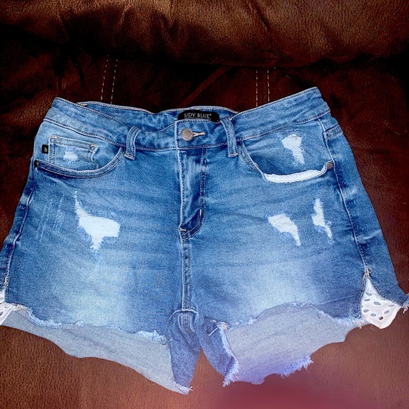 Judy Blue Jean shorts - Picture 1 of 2